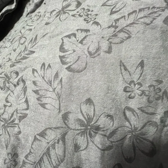 Floral Patterned Gray Button-Up Shirt - Picture 4 of 4